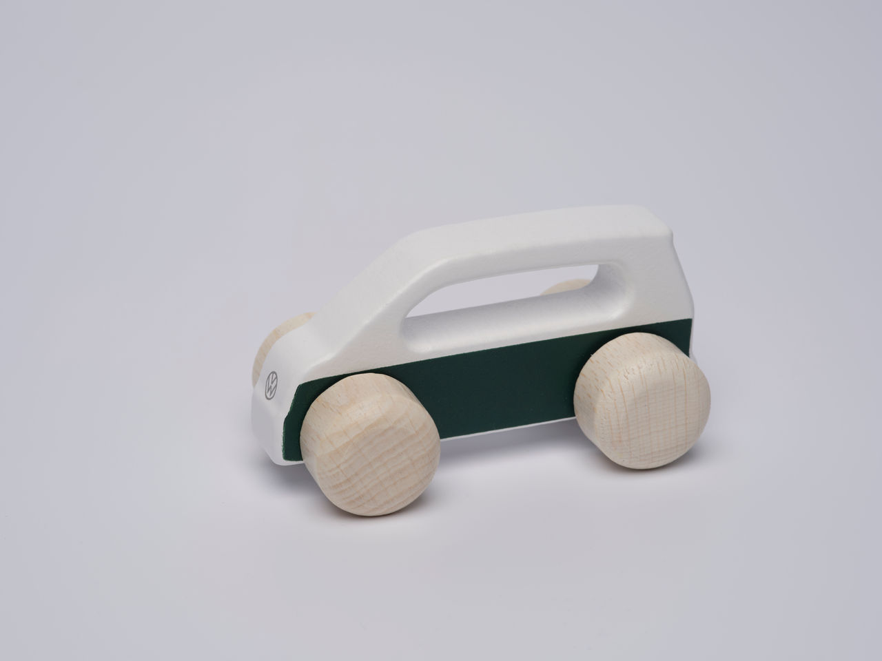 Spielzeugauto aus Holz