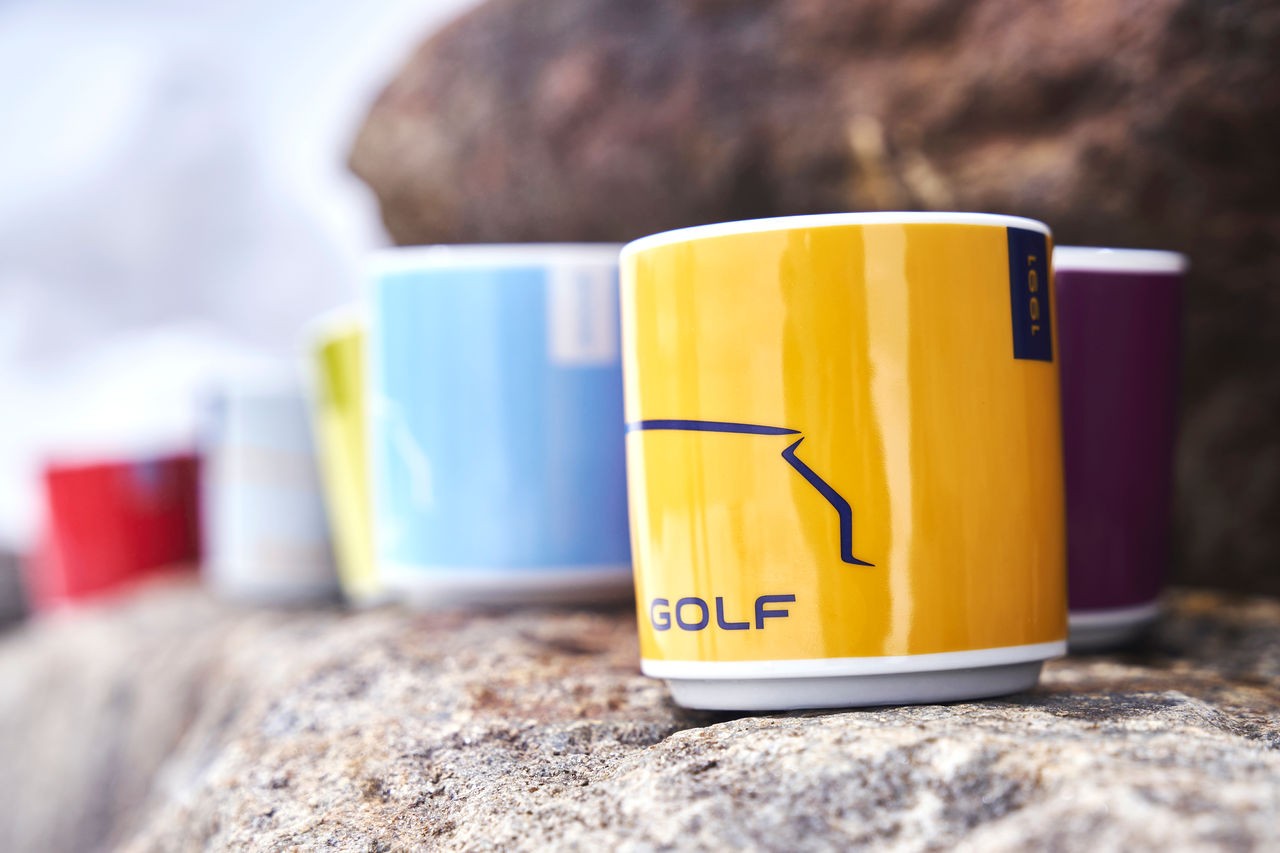 Tasse Kurkuma/Dunkelblau, 1991, Golf Kollektion